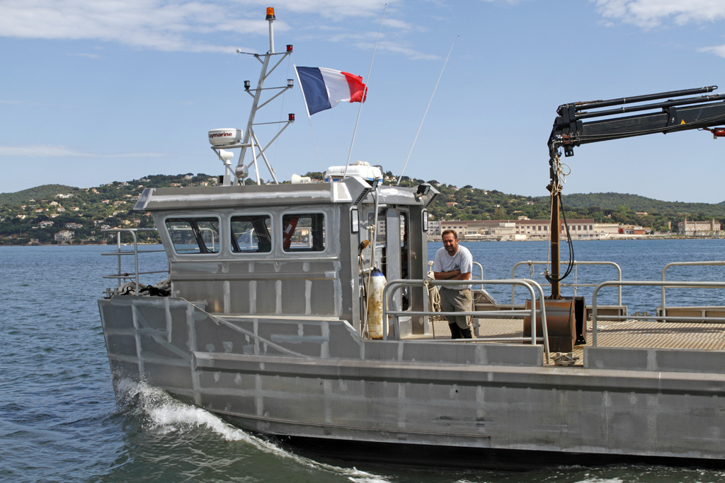 Laurent Bonnet, directeur général, scaphandrier Classe 1A, patron-mécanicien embarqué (Bucentaure VIII et IX), chauffeur poids lourds, Bertrand Poulain, salarié, scaphandrier Classe 2A, Majid PAIZ, salarié, scaphandrier Classe 2A