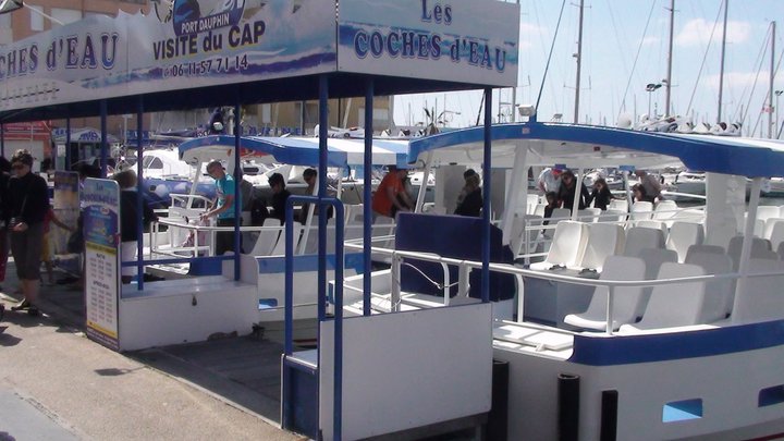 les coches d’eau sont fondus dans le paysage du Cap d’Agde